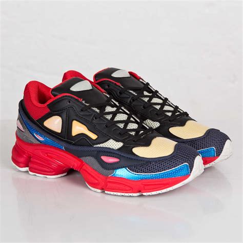 samenwerking adidas en raf simon|Raf Simons ozweego.